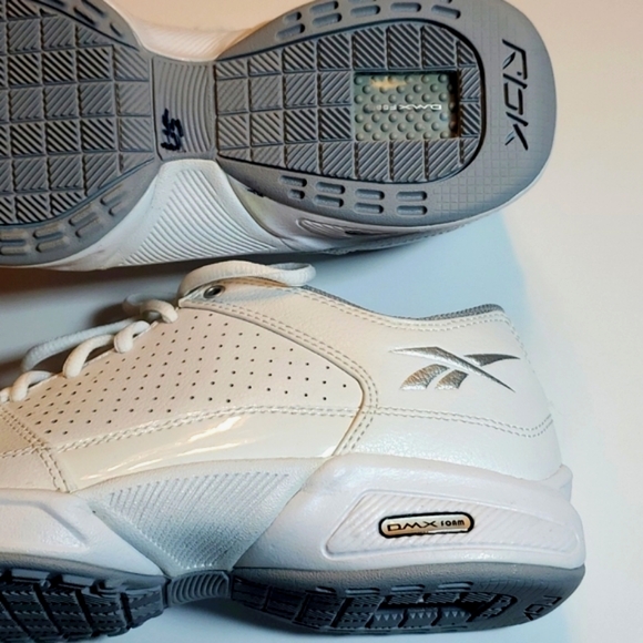 Reebok sneakers 6 1/2 Excellent condition like new - Picture 9 of 17